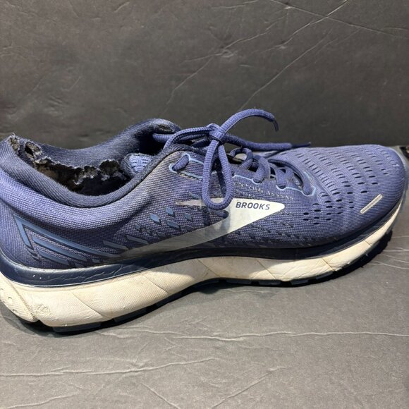 Mizuno Women’s Athletic Running Shoes — Blue, Size 9.5 — Damaged Heel - Picture 2 of 9